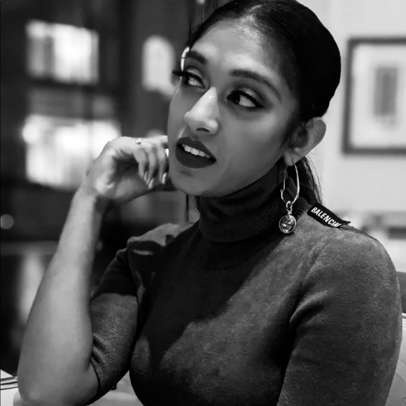 Meet your Posher, Seshadra - Picture 1 of 1